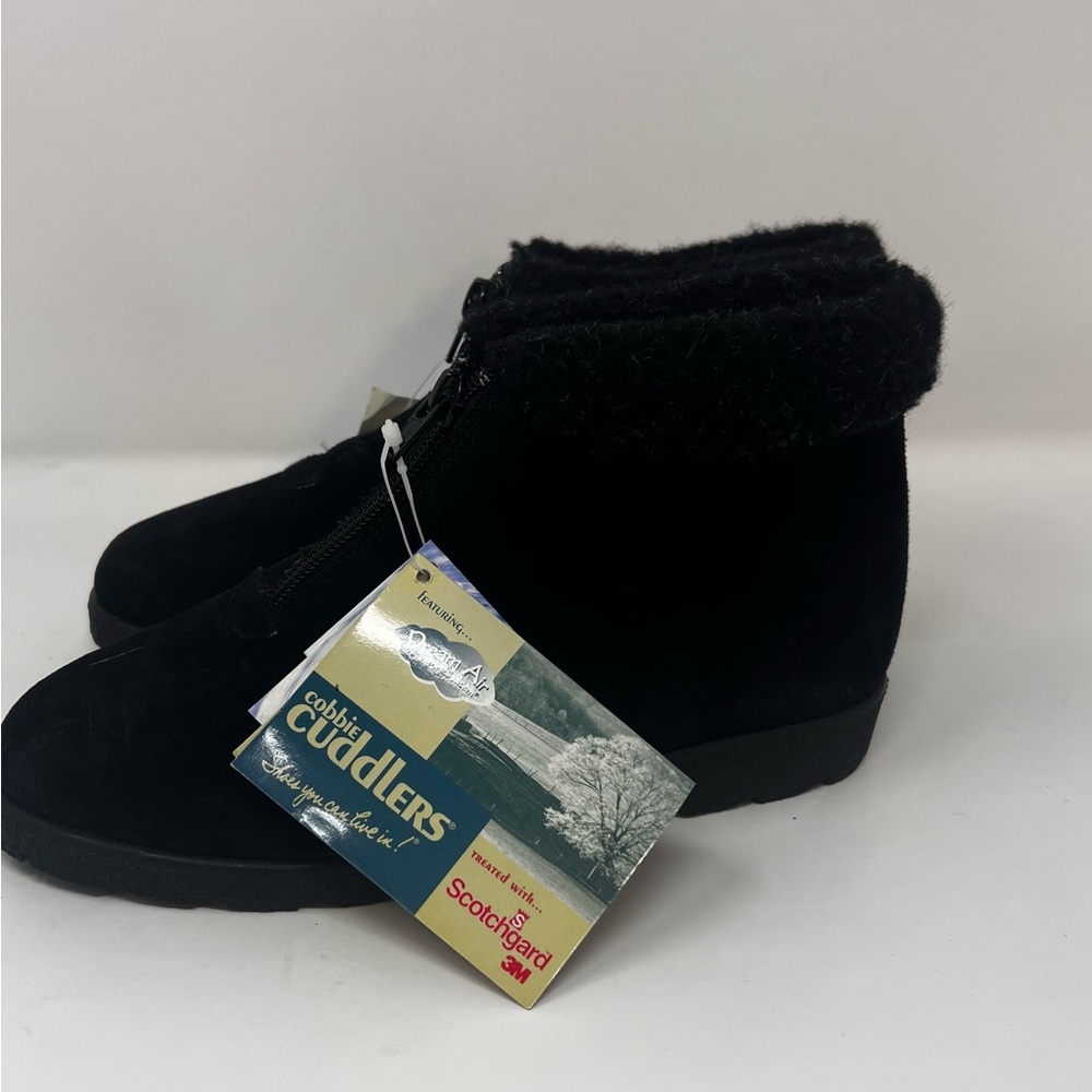 Cobbie Cuddlers Women’s Boots 6 1/2 Black Suede Zip Front Retired Faux Fur Lined